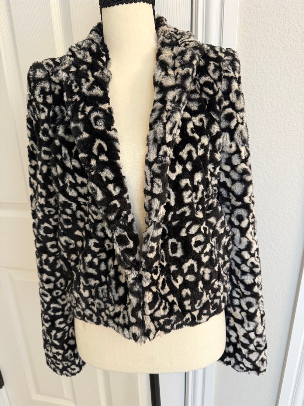 Alice + Olivia Black & White Leopard Faux-Fur Jacket